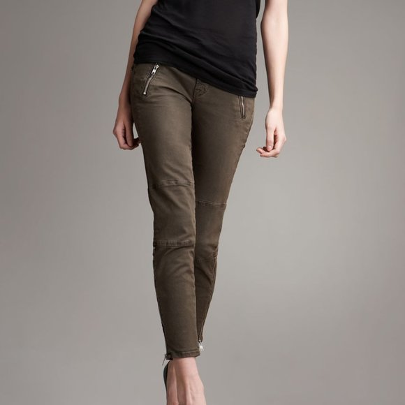 styling complements cropped pants